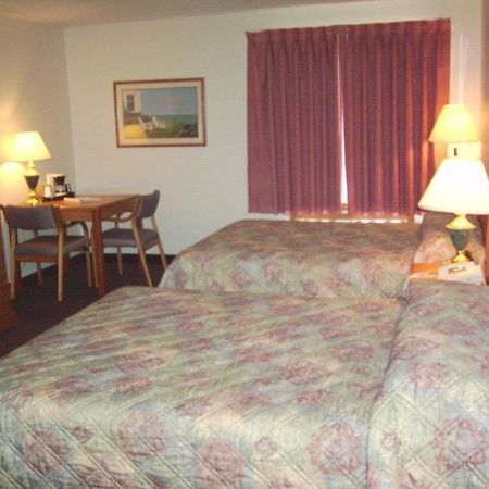 Village West Resort & Hotel Okoboji Exterior photo