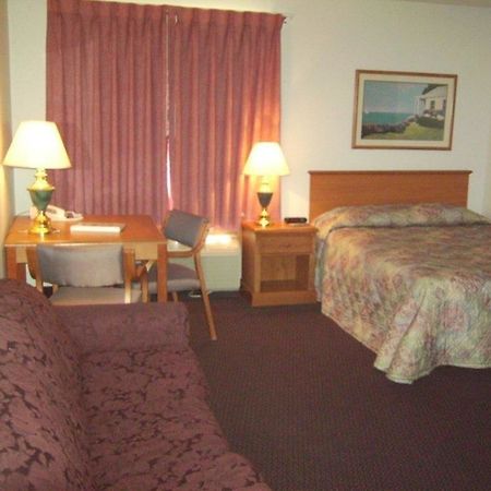 Village West Resort & Hotel Okoboji Exterior photo