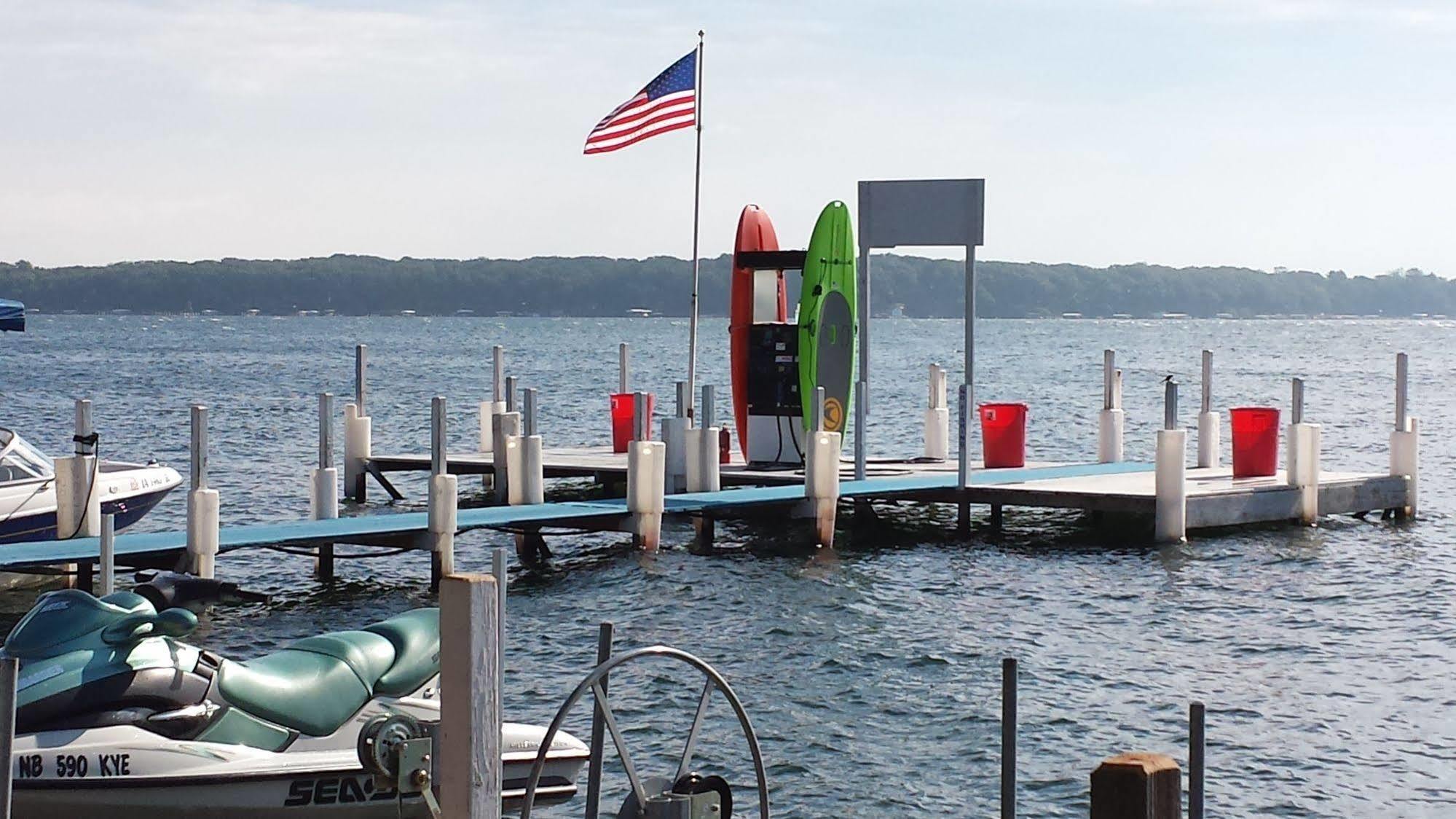 Village West Resort & Hotel Okoboji Exterior photo
